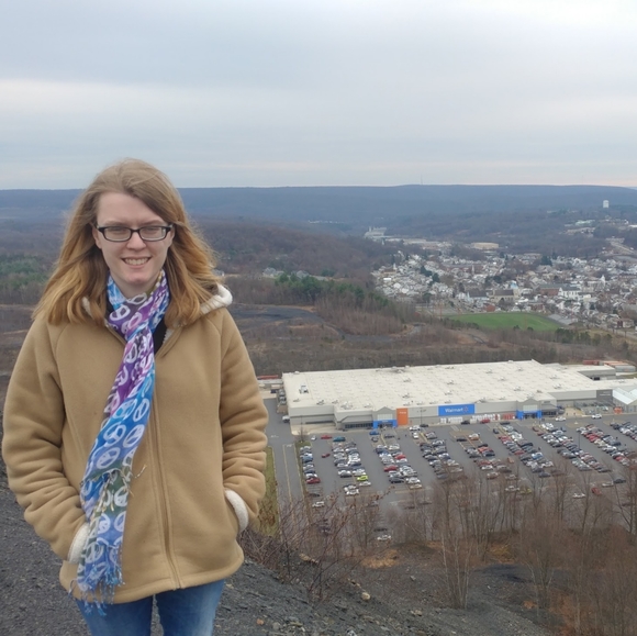 Meet your Posher, Stefanie - Picture 2 of 4